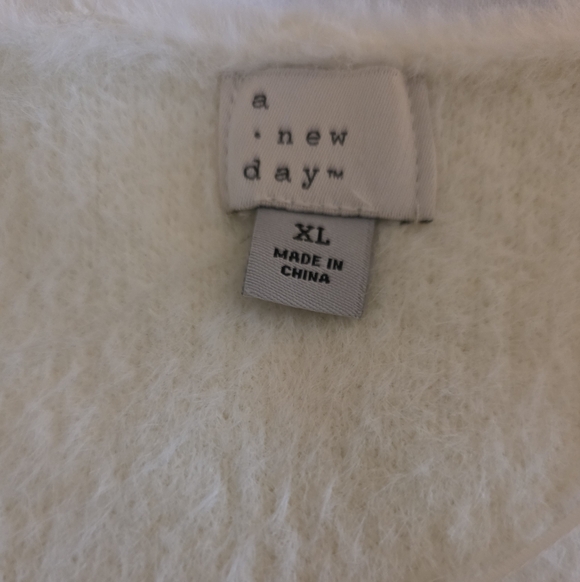 A New Day Fuzzy Soft Button Front Cardigan Sweater XL NWOT - Picture 3 of 4